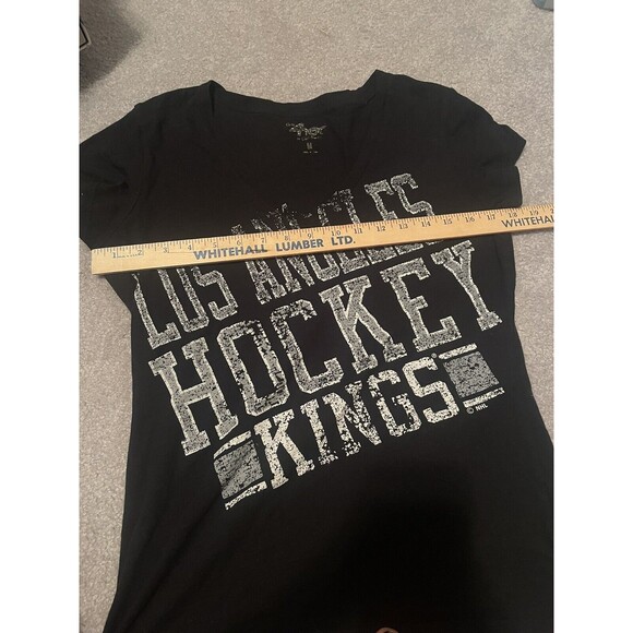 Women’s Medium Los Angeles LA Kings NHL V-Neck Fitted Tee Shirt Hockey Short Sle - Picture 5 of 5